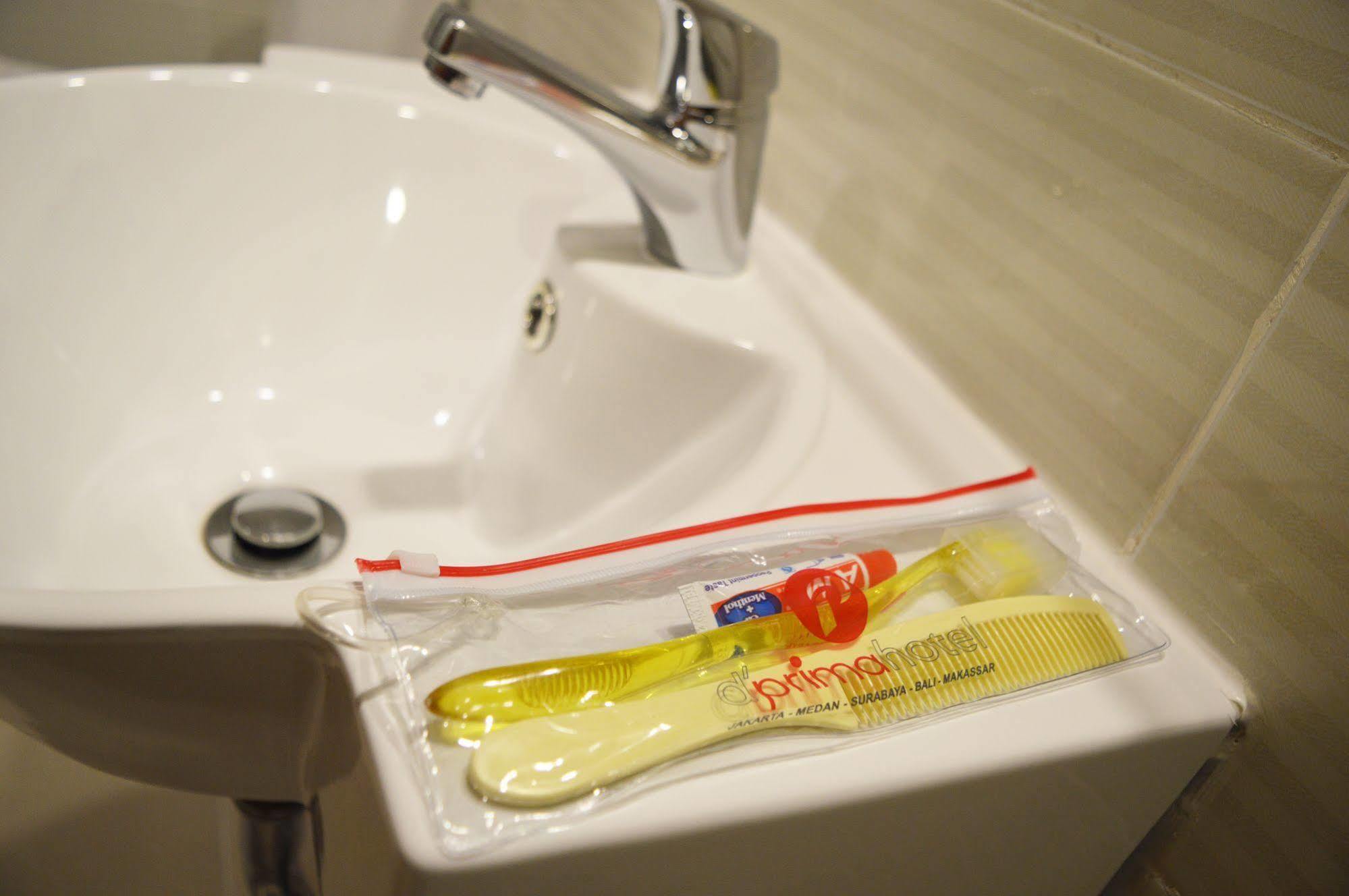 D'Primahotel Wtc Mangga Dua Джакарта Экстерьер фото