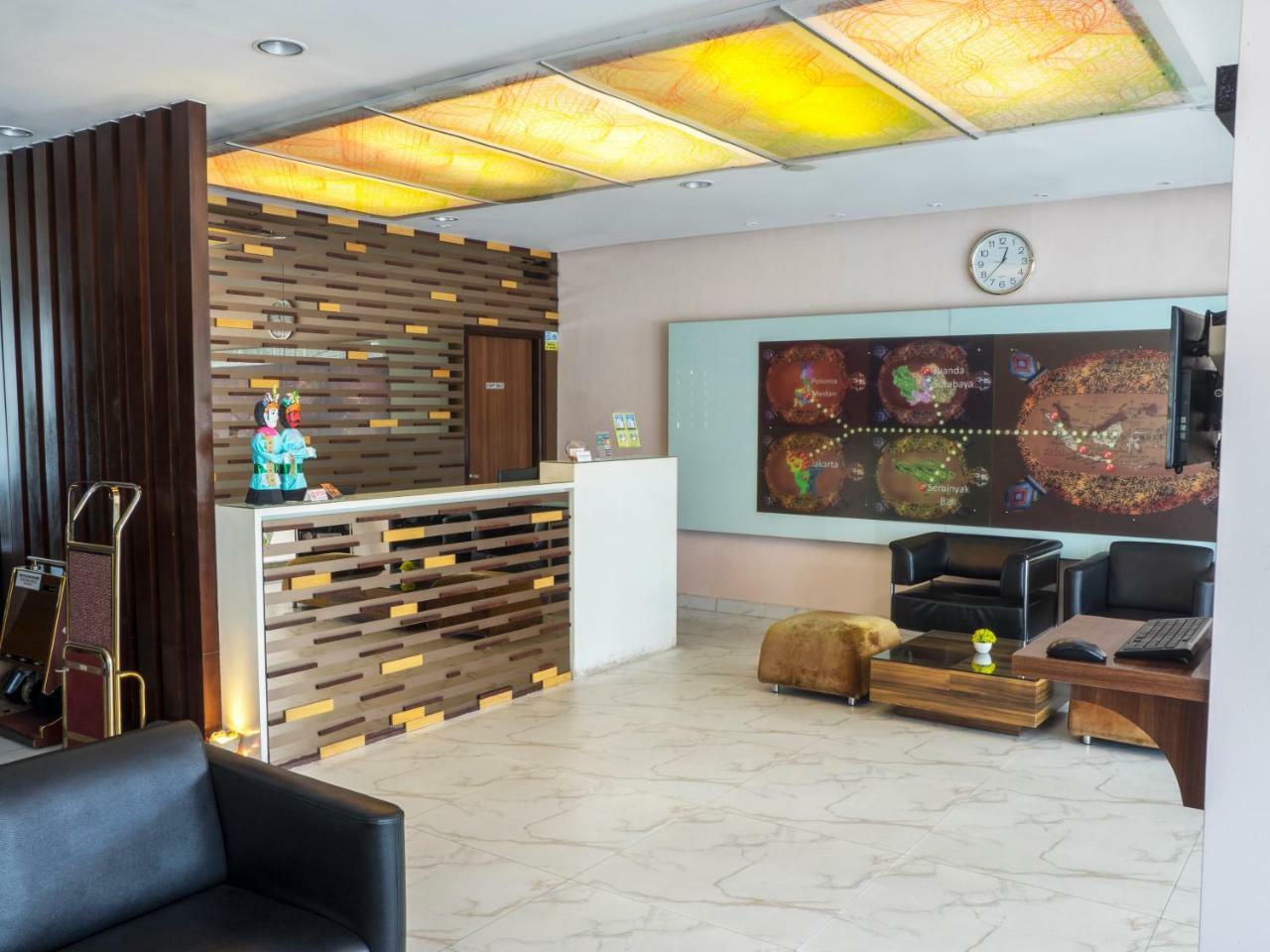 D'Primahotel Wtc Mangga Dua Джакарта Экстерьер фото