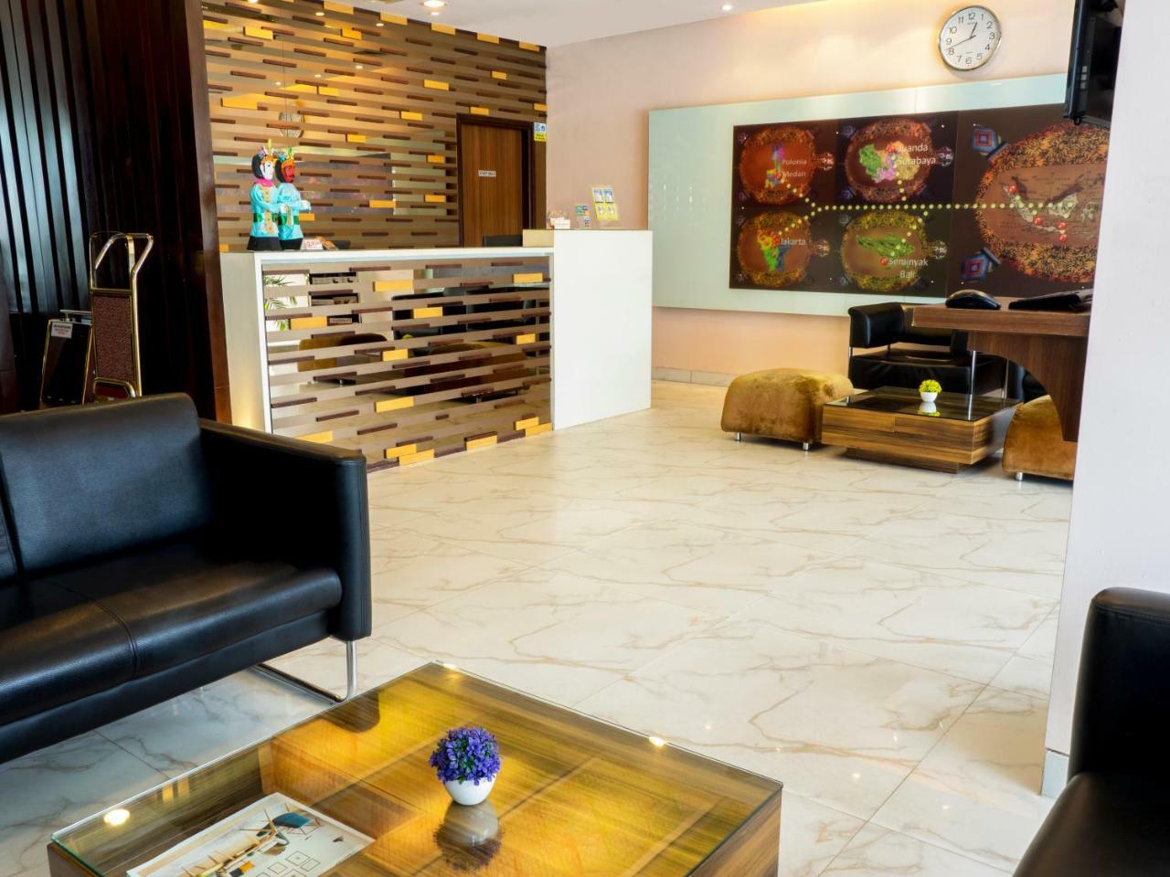 D'Primahotel Wtc Mangga Dua Джакарта Экстерьер фото